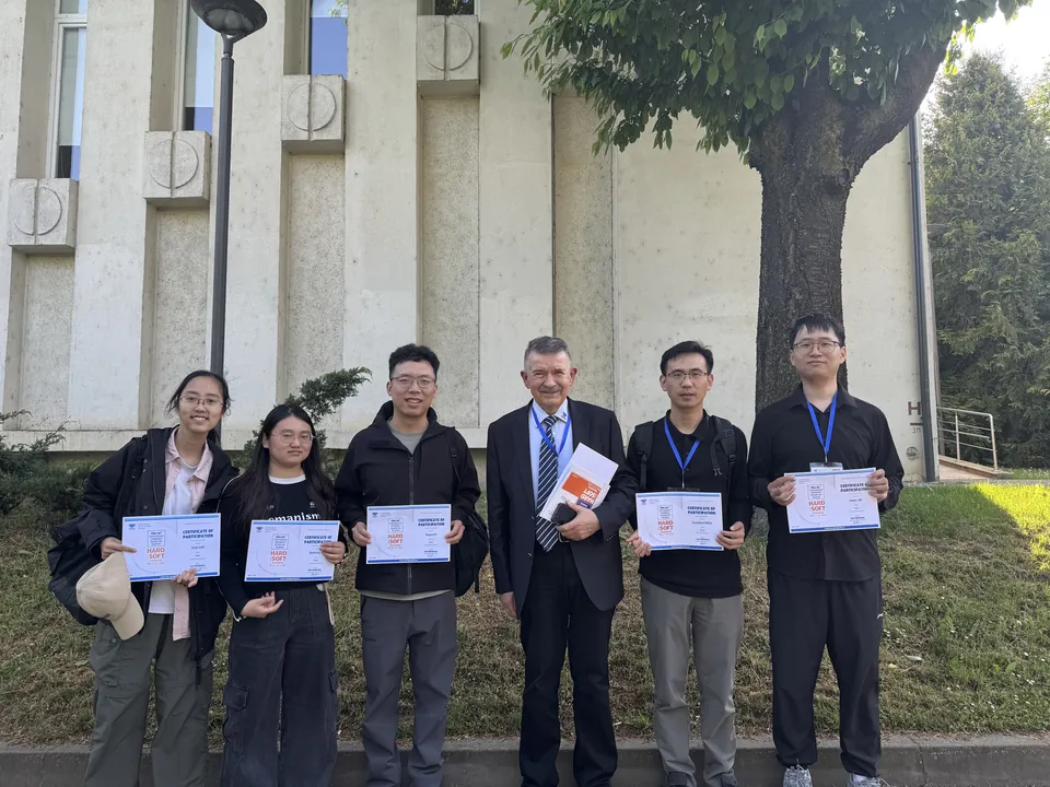 Hard&Soft 交流期间与苏恰瓦大学校方合影